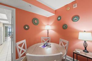 Bright & Airy 1 BR Oceanfront Condo! Landmark 844