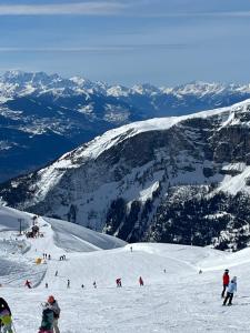 Family friendly duplex with free parking