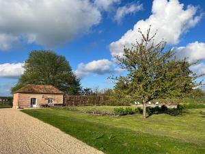Cottage dans parc du Château d Émalleville