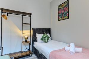 Casa Cabana - Tropical City Center - 3BR - Sleep 7