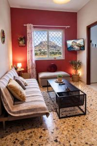 Akrokorinthos View - 3 Bedroom Vacation House