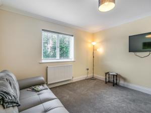 Dawson Park 9 - Uk12668