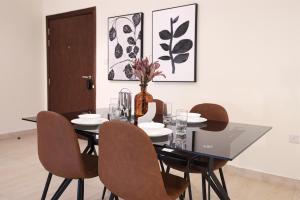 Elite LUX Holiday Homes - Spacious 1 BR Near Metro Station in Al Furjan, Dubai