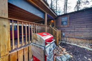 The Breakaway - Hot tub and fire pit