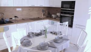 Bright Apartment near Main Station