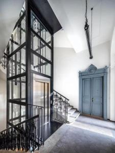 Bright Apartment near Main Station