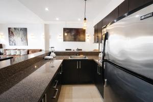 Aldea Thai Studios Steps to Beach and 5th Ave