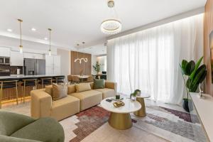 405 Storey Lake brand new clubhouse and lake view