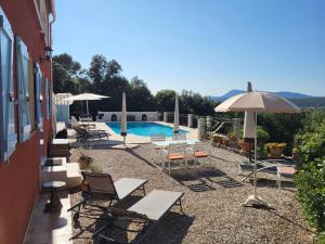 Gîte Guillaume with swimming pool