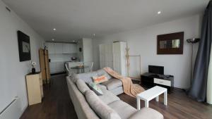 Love Buds 1 bedroom apt