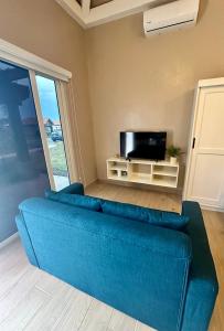 T8 - 2BR Sustainable Tiny Home Near the Beach by Veritas Pacifica