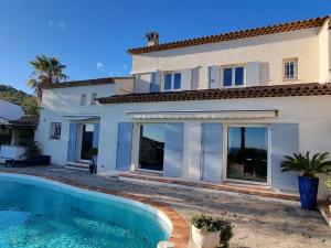 Villa avec piscine et clim - 7 pers., vue mer - FR-1-768-136