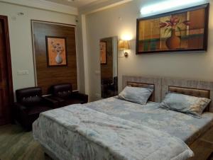 ParadiseHome Luxury 4BHK Lift Private Floor