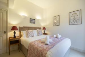 Cosy 2-Bed Cotswold Cottage in Shipton Oliffe