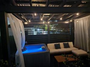 Magic City IN THE HEART OF MIAMI JACUZZI