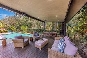 Solterra- Luxury 25m Pool, Spa & Private Acreage Mudjimba - 5min Airport