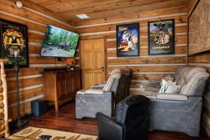 Hillbilly Hideaway cabin