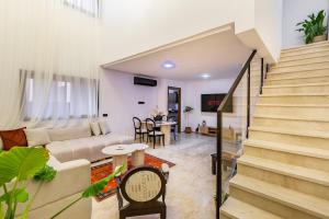 Modern Oasis in Heart of Guéliz Pool Balcony