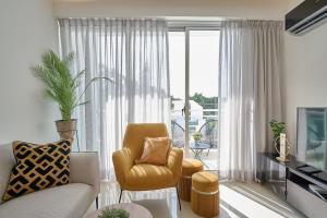 {The~Sunshine~Experience}@ SD PoolGYMLounge