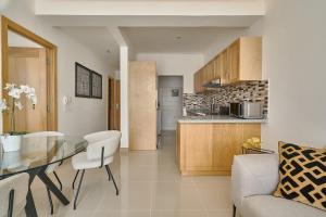 {The~Sunshine~Experience}@ SD PoolGYMLounge