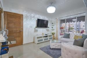 {The~BLING~SPOT} @Santo Domingo 2BRFamilyWifi