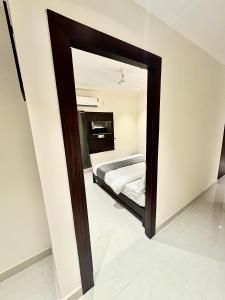 The Classic 12 Hotel