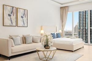 FIRST CLASS Studio Luxury Lake View Living