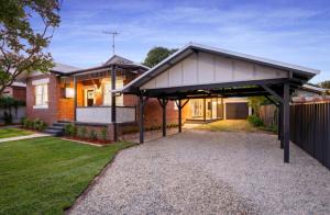 Red Brick Luxury in Central Albury