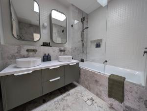 Red Brick Luxury in Central Albury