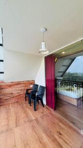 Mountain View A frame Pool Villa