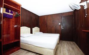ombak kapas island beach resort