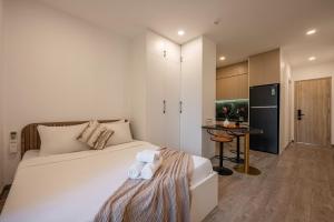 HighEnd Serviced Apartment with Lift by SSens Homes