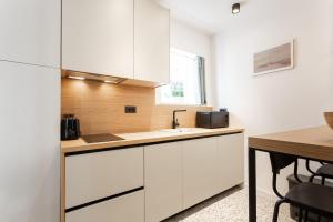 LAVIE STUDIO New Modern and Central studio