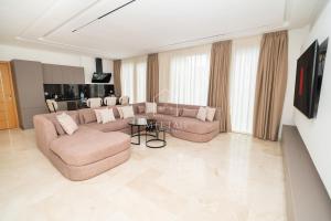 Modern 3-bedroom apartment