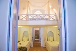 Lydia Luxury villa Santorini Greece