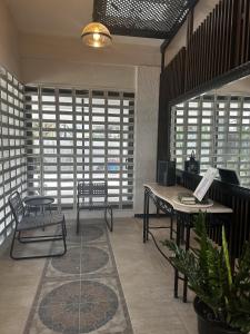Luxury 4BR in Prime Location with 6 Car Parking