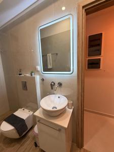 Aggelos Room 1
