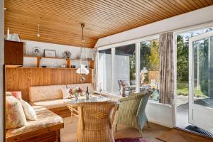 Authentic Thatched Holiday Cottage With Enclosed Garden Near Ebeltoft