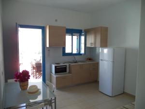 Taxiarchis Studios Irakleia-Island Greece
