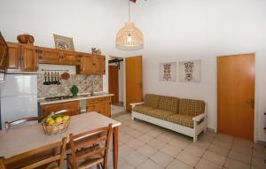 Amazing Home In Comiso With Wifi