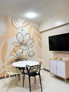 Cozy & Modern Staycation