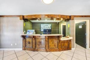 Super 8 by Wyndham Jackson MS Near the Fairgrounds