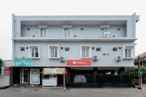 RedDoorz Syariah at Delta Sari Aloha Waru