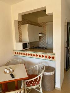 Appartement avec Piscine Privée et Jardin à Tabarka - Idéal Couple