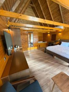 Navy Inn & Bungalows