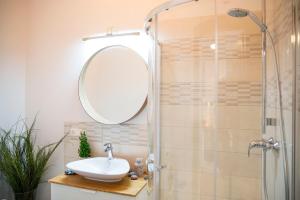 Lovely apartment in Center with private parking