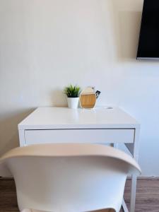 Cheo Cozy Studio at The Median Near IT Park - Fast WiFi & Pool