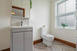 #111 New Farm sleeps 18 hot tub and Sauna