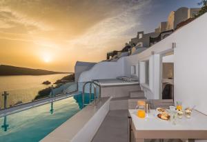 Elite Luxury Suites Santorini Greece