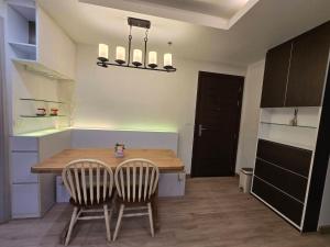 1 Br High Floor, BKK Hospital, Nightlife